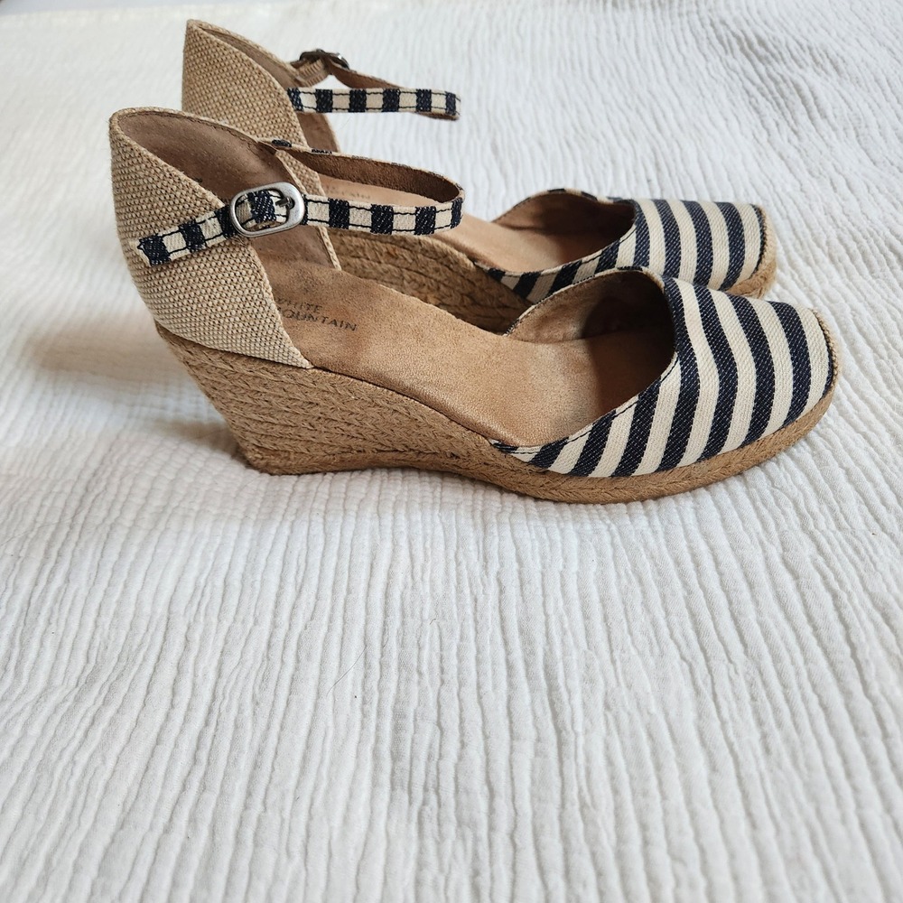White Mountain Navy Striped Mamba Espadrille Wedges, nautical, coastal,Womens 8M
